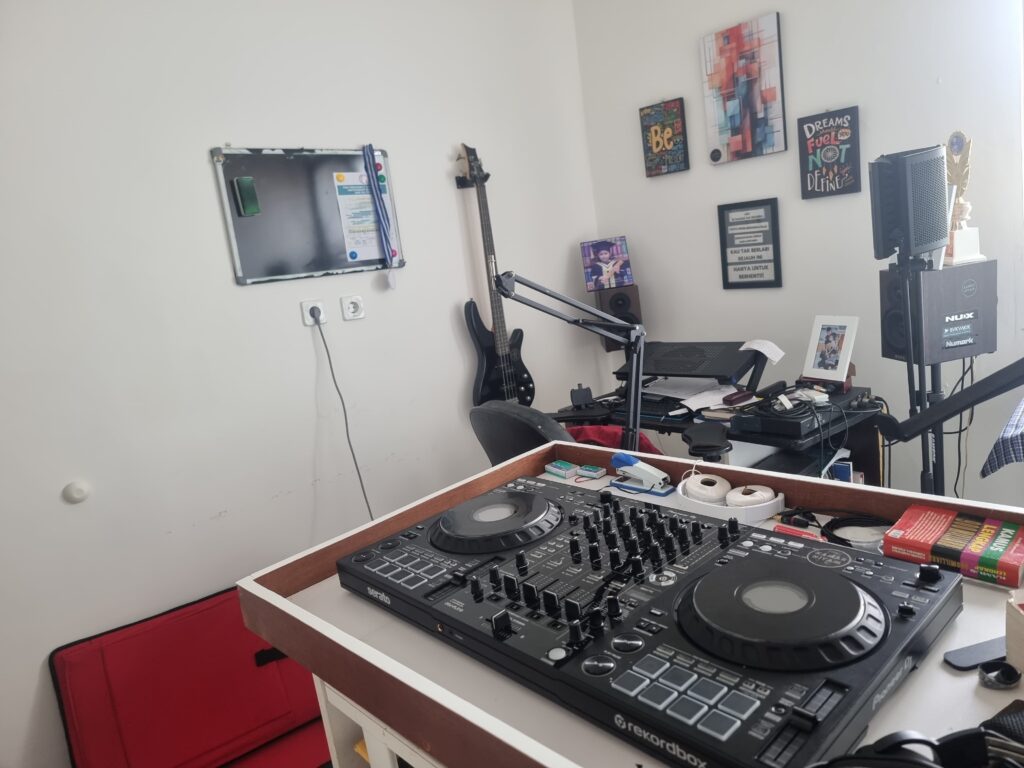 music equipment kamar hitam indokreasi (3)